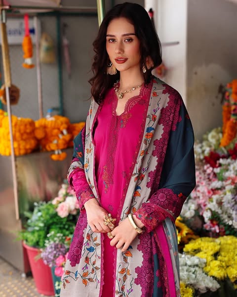 ANIIQ - Embroidered Linen Collection 25-06