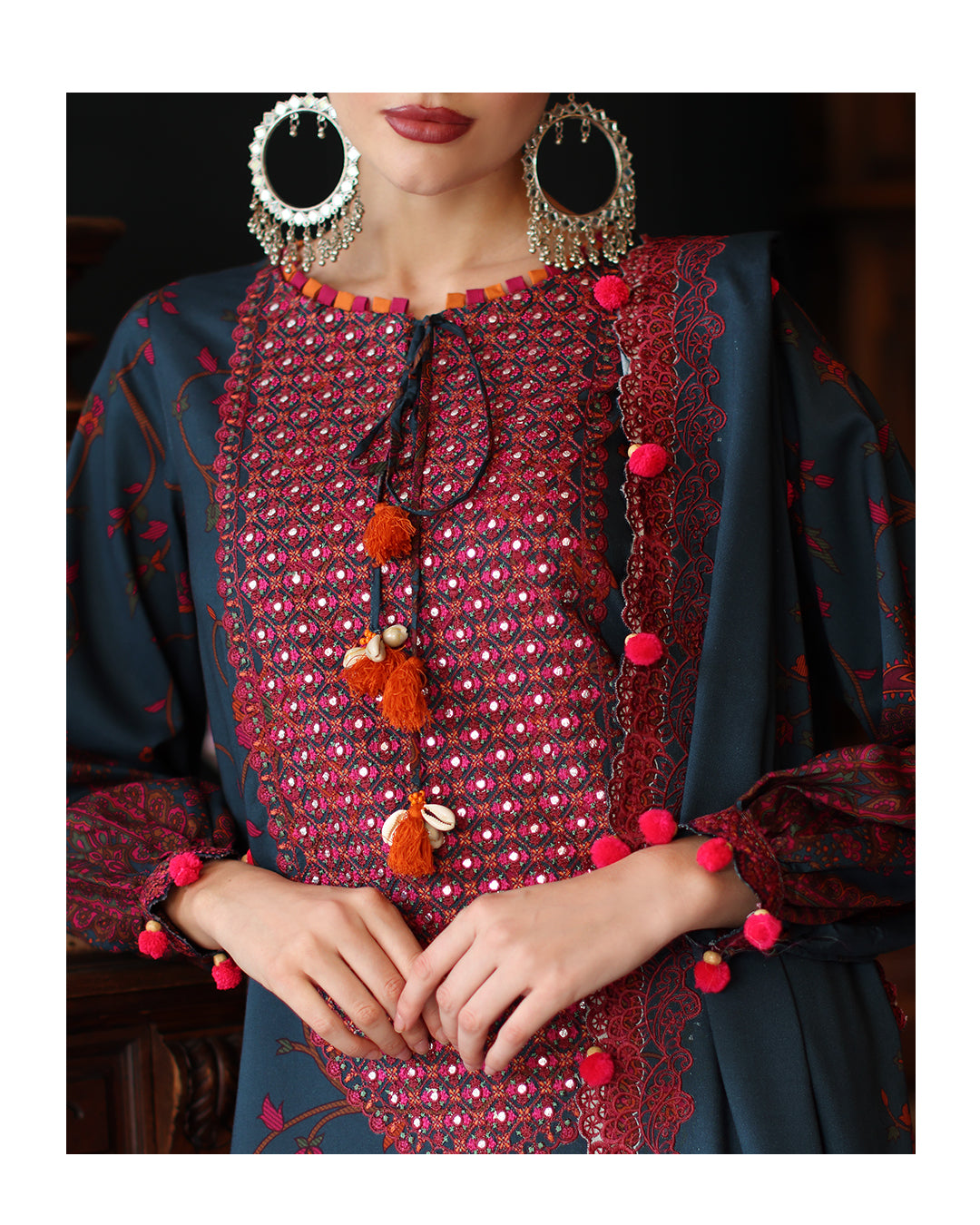 ANIIQ - Embroidered Linen Collection 25-04