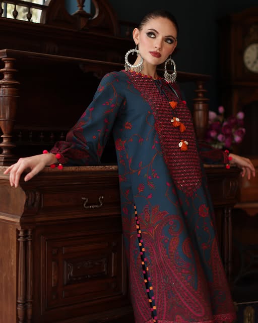 ANIIQ - Embroidered Linen Collection 25-04