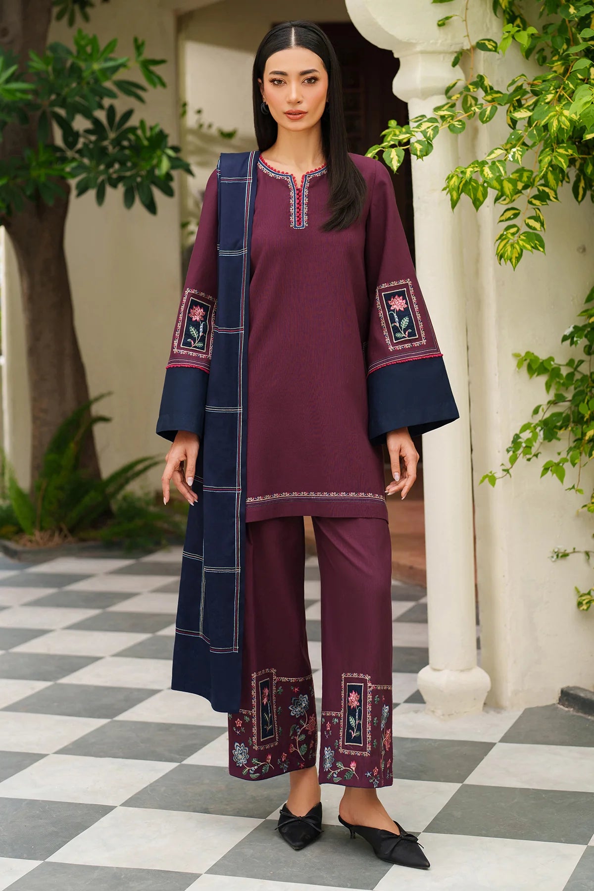 EMBROIDERED KHADDAR UW-0191