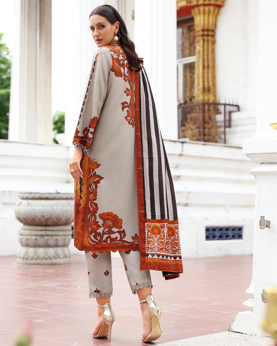ANIIQ - Embroidered Linen Collection 25-03