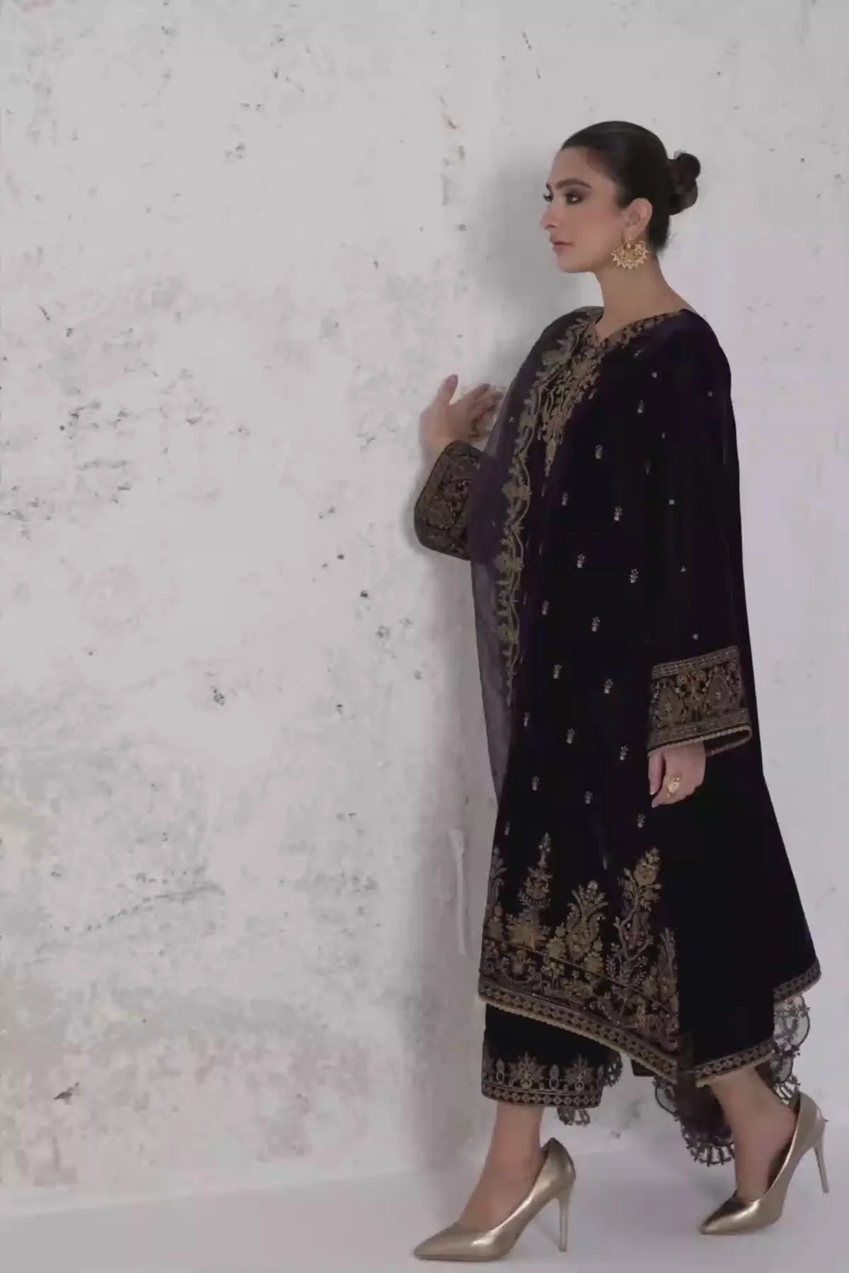 EMBROIDERED VELVET UF-239