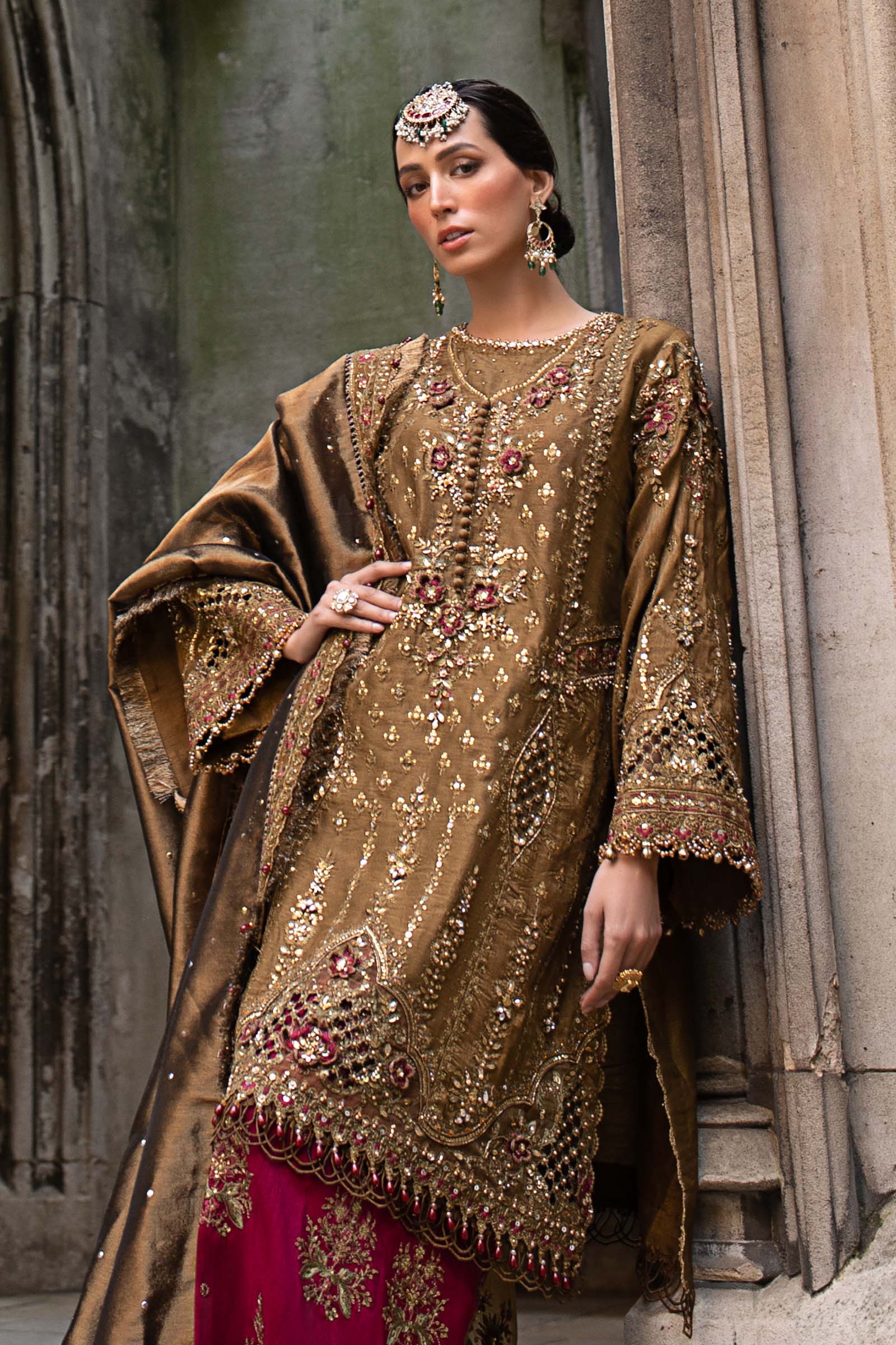 Embroidered Raw Silk Suit-04