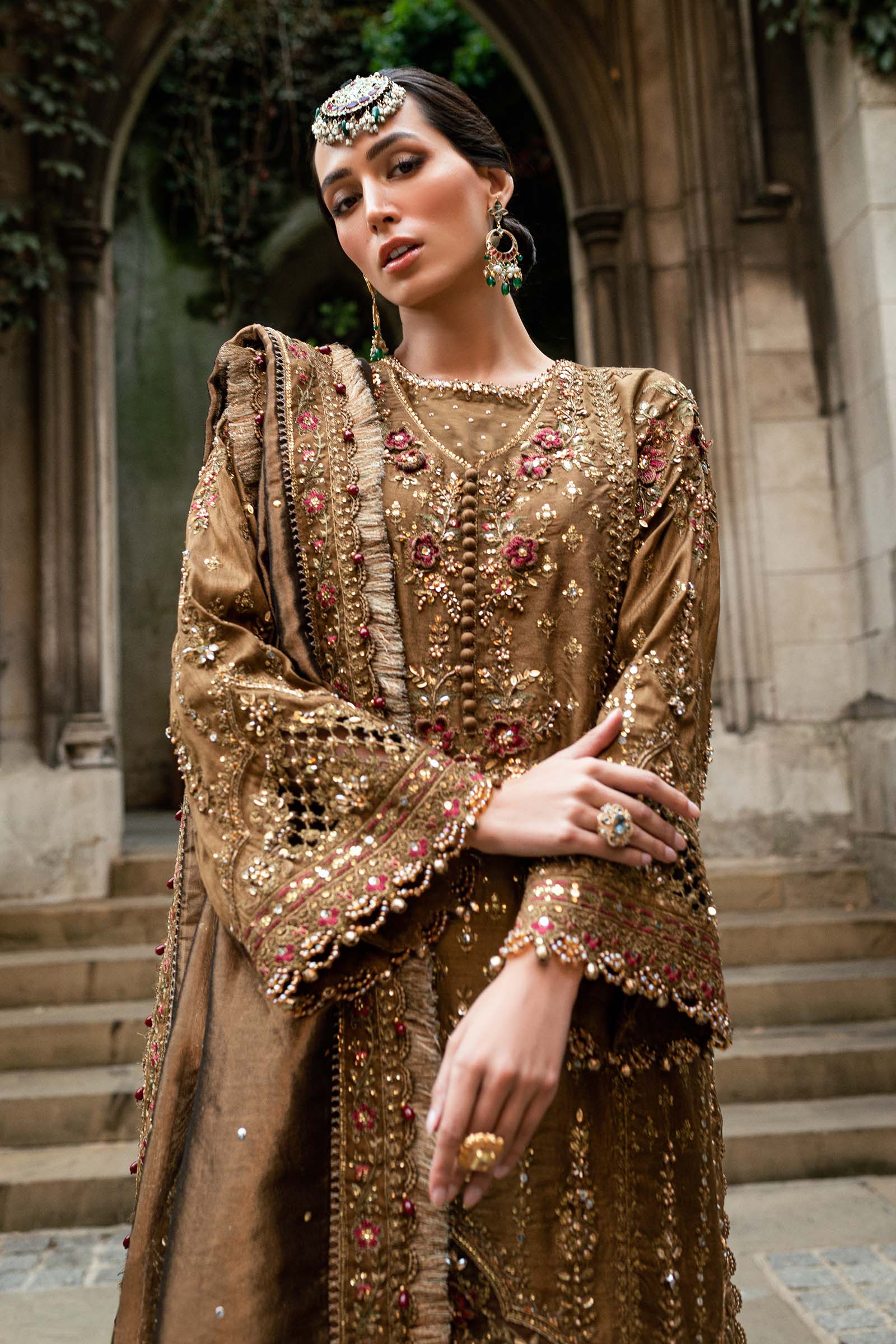 Embroidered Raw Silk Suit-04